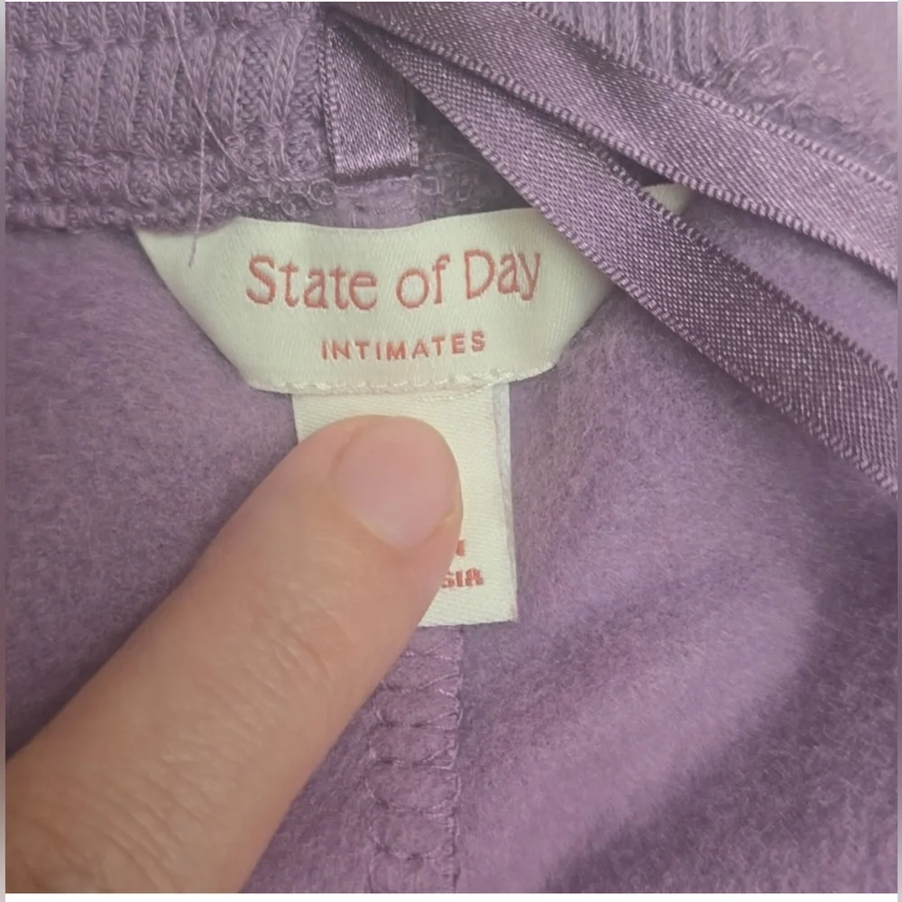 State of Day Women's High-Rise Fleece
Cargo Sweatpants - Picture 3 of 8